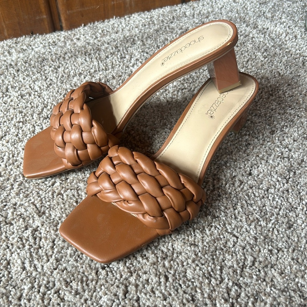 Shoe Dazzle Tomika Kitten-Heel